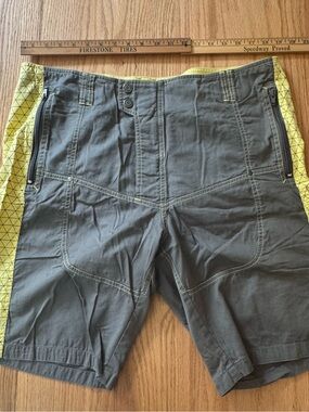 Vintage Nasty Pig Y2K Tech Utility Shorts Grey/Yellow Mens Size 38